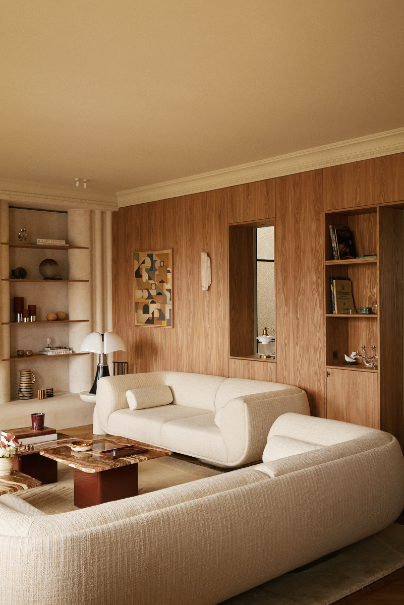 Pièce phare de notre collection Cienna , le canapé Le C. par Caroline Andréoni incarne un équilibre parfait entre un design audacieux et un confort enveloppant. Inspirée de l'architecture navale, sa structure en bois rappelle la coque d'un bateau, offrant à la fois robustesse et légèreté. Ses deux pieds en métal brut, façonnés comme des galets polis par le temps, viennent ancrer cette pièce avec une touche de modernité naturelle. Ils se contrastent subtilement avec les lignes généreuses du canapé.