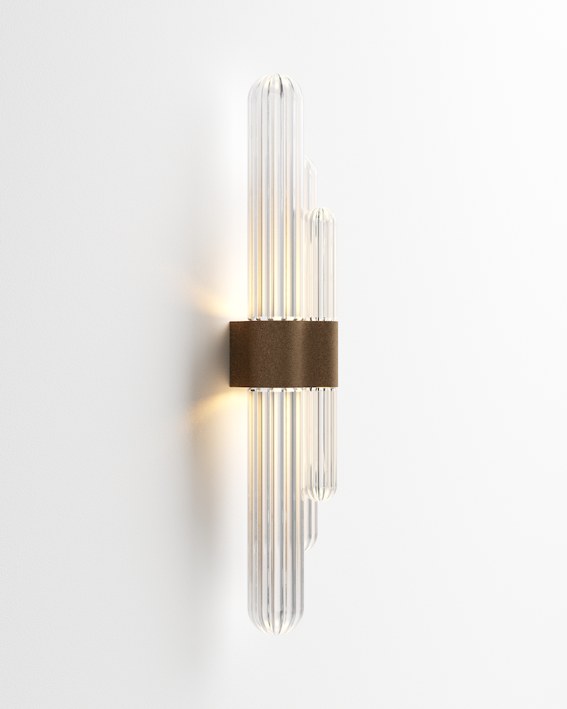 La rencontre de Mickaël avec un artisan verrier lui permet de retranscrire toutes les nuances d'oscillations et de reflets auxquels le paysage méditerranéen l'a habitué. Des cannes striées, fumées ou transparentes assemblées sous la forme d'un cactus élancé et raffiné, qui révèlent toute leur singularité en s'éclairant.  Tous les reliefs du verre sont projetés sur l'environnement qui l'entoure. Une ode au territoire d'origine de Mickaël.