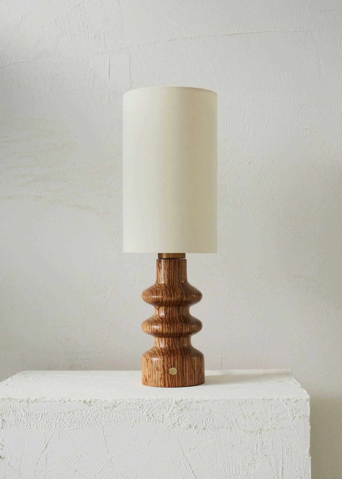 Alma table lamp by Romie Objetti