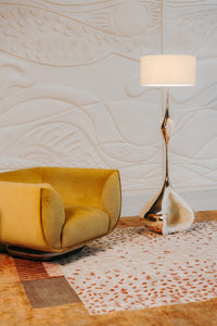 canapé-le-ç-salon-révélations-vase-bout-de-canapé-tabouret-table-basse-grès-chamotte-strate-mille-caroline-andréoni-la-maison-photographe-saint-ambroise