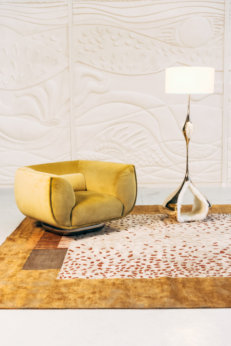 Pièce dérivée du canapé Le C., le fauteuil Le ç par Caroline Andréoni prolonge l’univers de la collection Cienna avec élégance. Dévoilé lors de la Biennale Révélations 2025, il conserve l’audace du design tout en se recentrant sur une assise individuelle, enveloppante et structurée. Inspiré de l’architecture navale, son bois sculpté évoque toujours la coque d’un bateau, subtile alliance entre robustesse artisanale et légèreté visuelle.