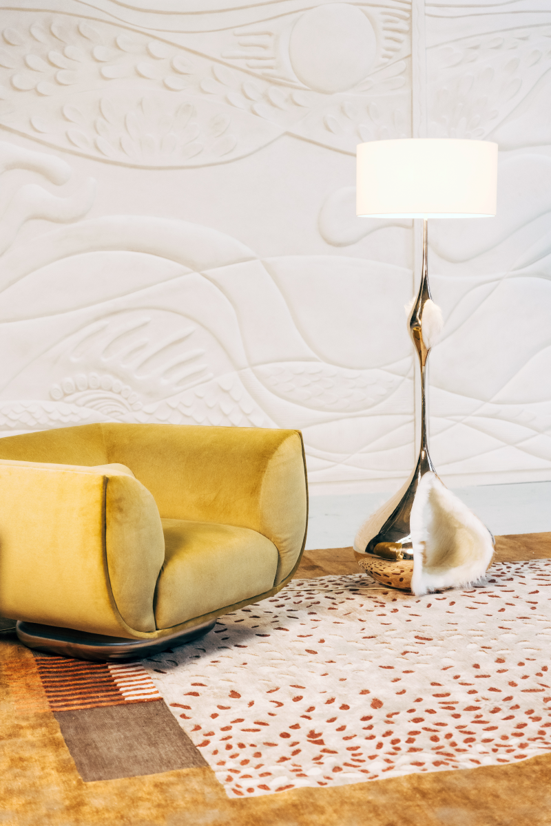 Pièce dérivée du canapé Le C., le fauteuil Le ç par Caroline Andréoni prolonge l’univers de la collection Cienna avec élégance. Dévoilé lors de la Biennale Révélations 2025, il conserve l’audace du design tout en se recentrant sur une assise individuelle, enveloppante et structurée. Inspiré de l’architecture navale, son bois sculpté évoque toujours la coque d’un bateau, subtile alliance entre robustesse artisanale et légèreté visuelle.