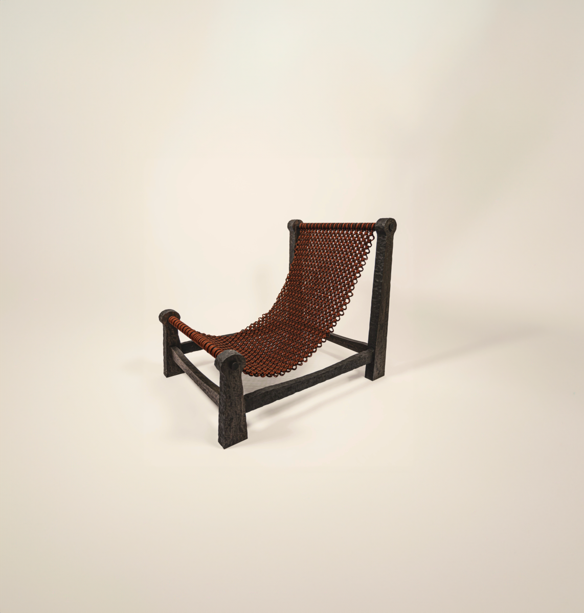 Nauzami est un fauteuil qui invite à la contemplation solitaire. Sur sa structure en bois sombre, viennent de nouer des cordelettes qui composent l'assise. Ces entrelacs ressuscitent le rituel païen du nauzami qui consiste à apposer une intention dans chaque noeud.

Ce fauteuil existe en deux modèles : tressé et Milano.