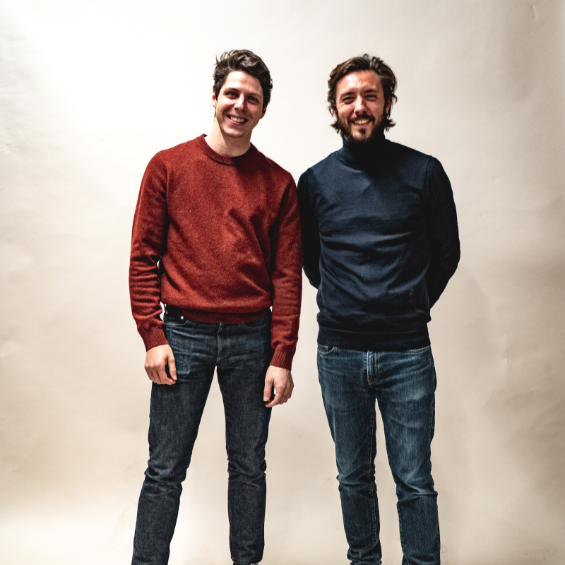 ALMA ÉBÉNISTES est née de l’association d’Alexis Malmezat et Martin Jouanneteau, artisans passionnés qui conçoivent du mobilier haut de gamme depuis leur atelier en région parisienne. 
Leur approche mêle exigence esthétique, sens du détail et recherche de durabilité, au service de créations uniques ou en petite série, pour des clients publics et privés. 