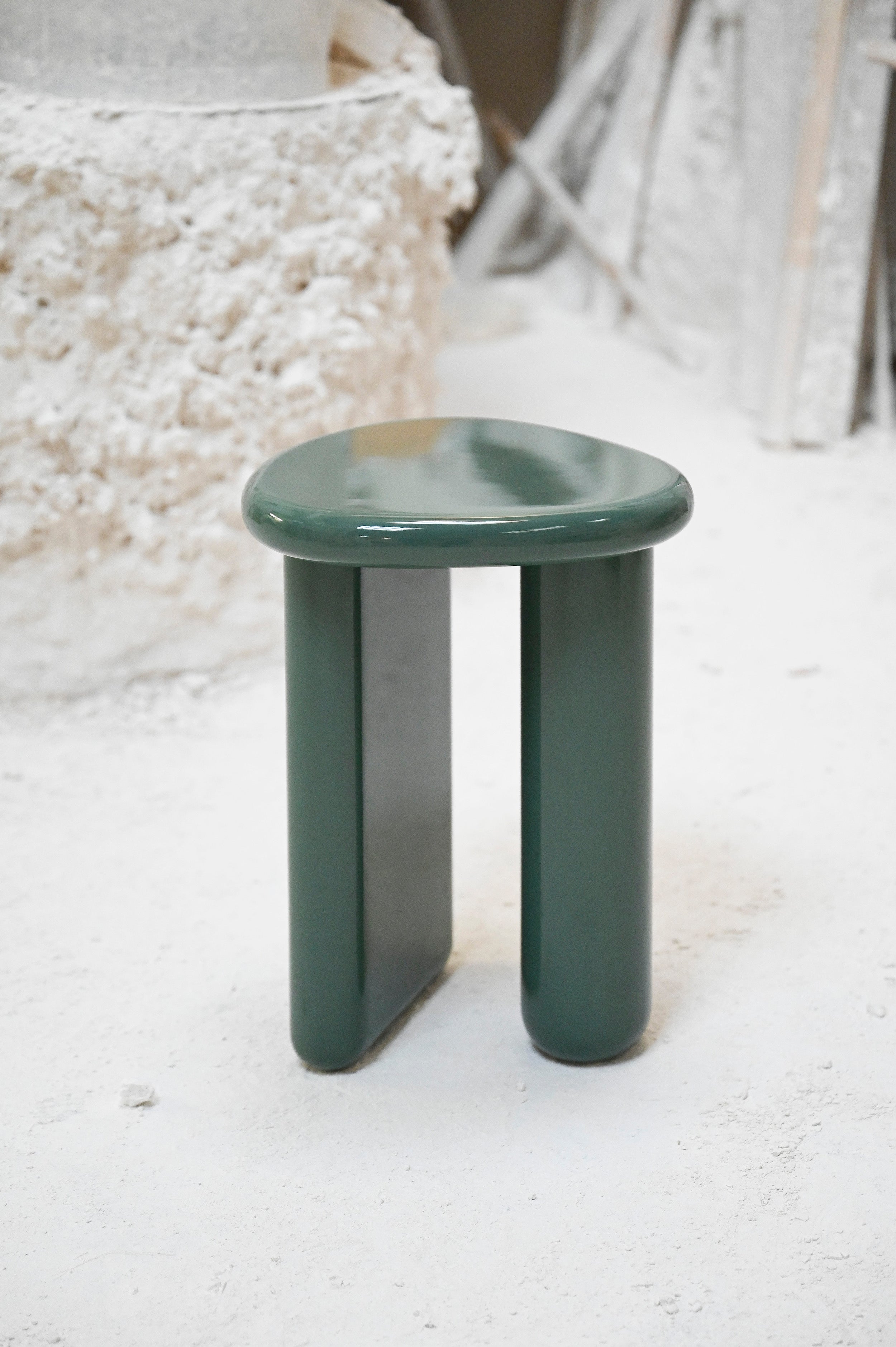 Enna end table - Egyptian green by Caroline Andréoni